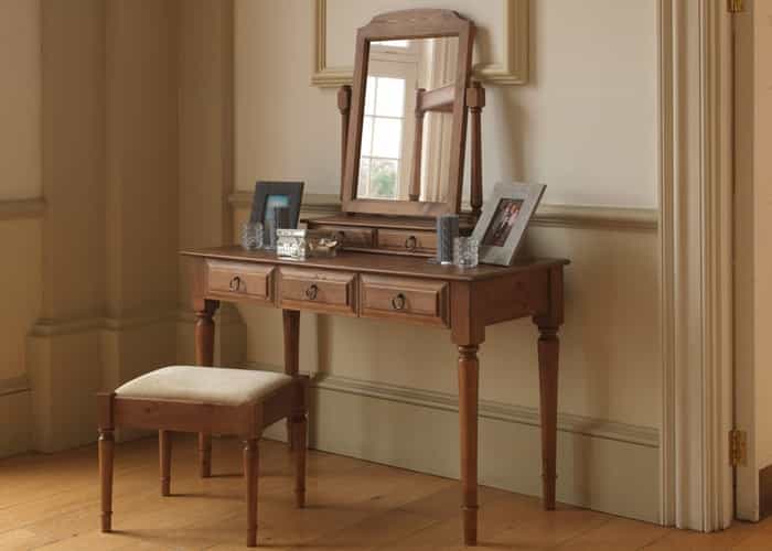 brittany dressing table
